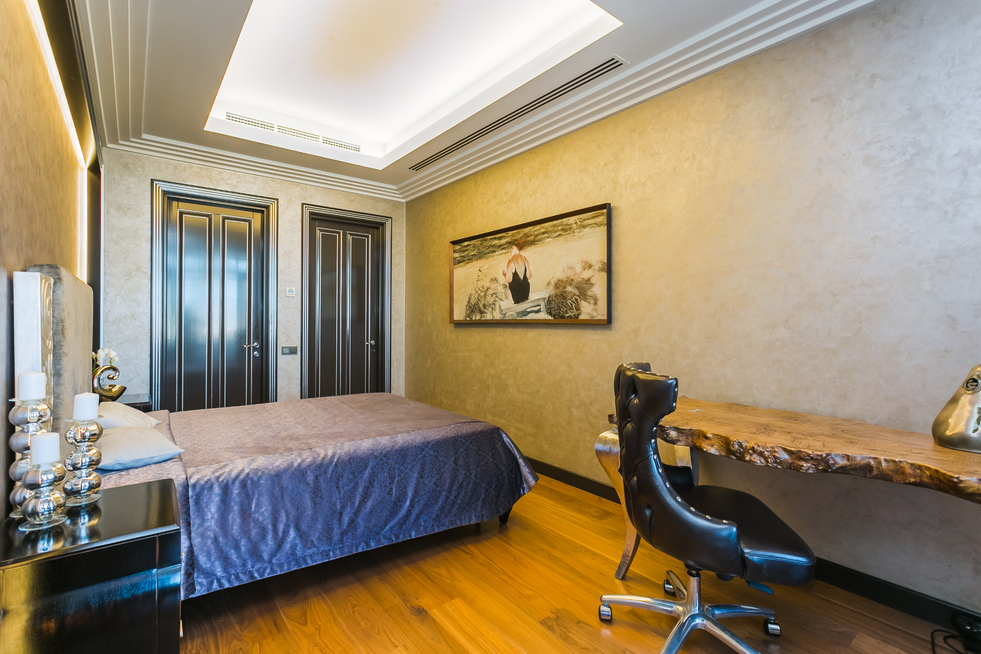 Elite Art Deco Apartment — image 3