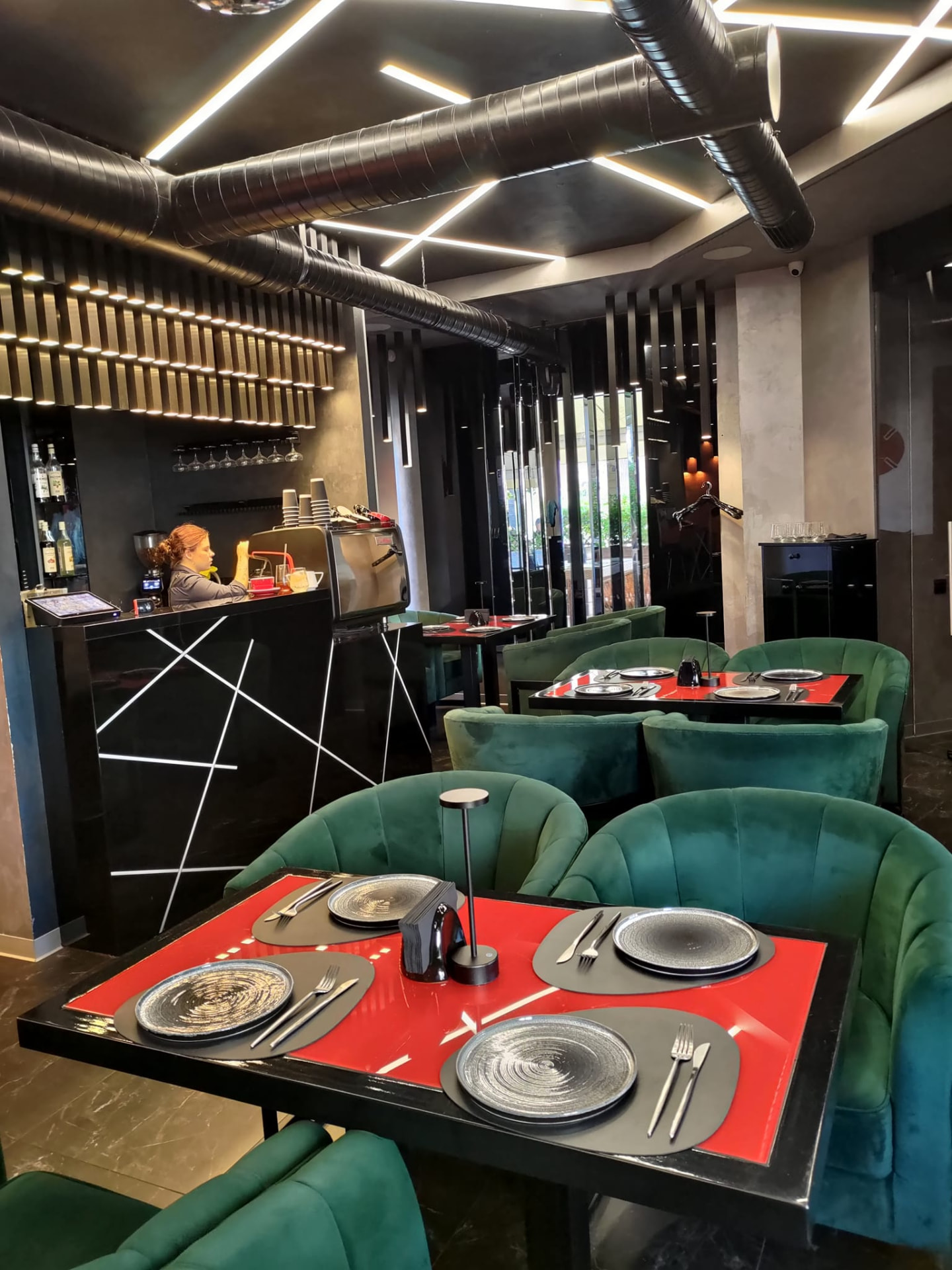 Art Deco Café — image 12