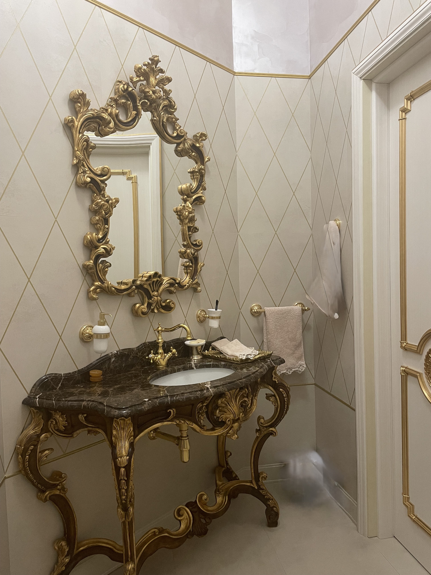 Neoclassical Private Residence — image 15