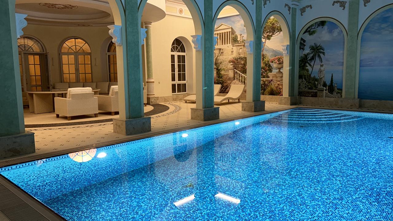 Neoclassical Private Residence — image 10