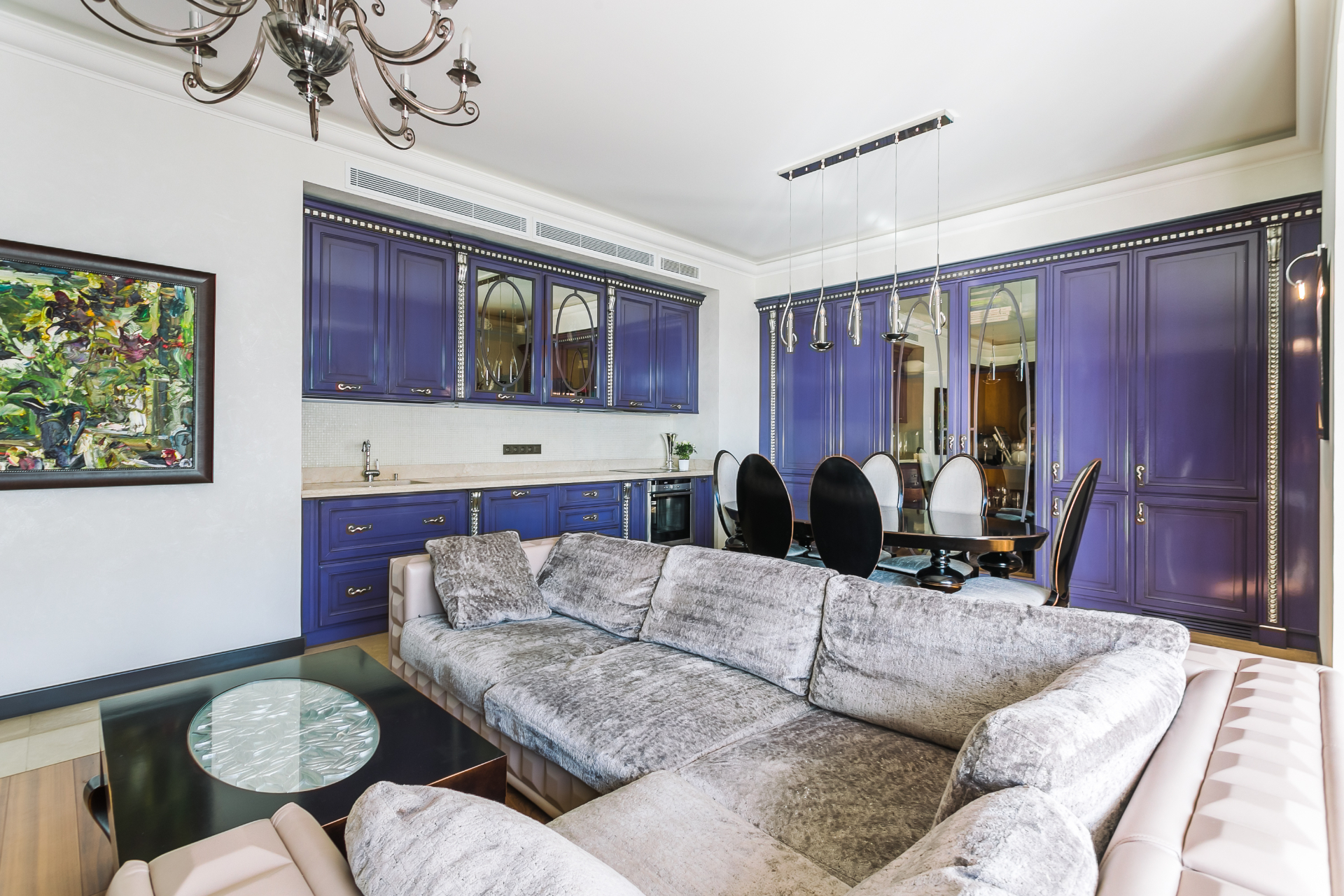 Elite Art Deco Apartment — image 2