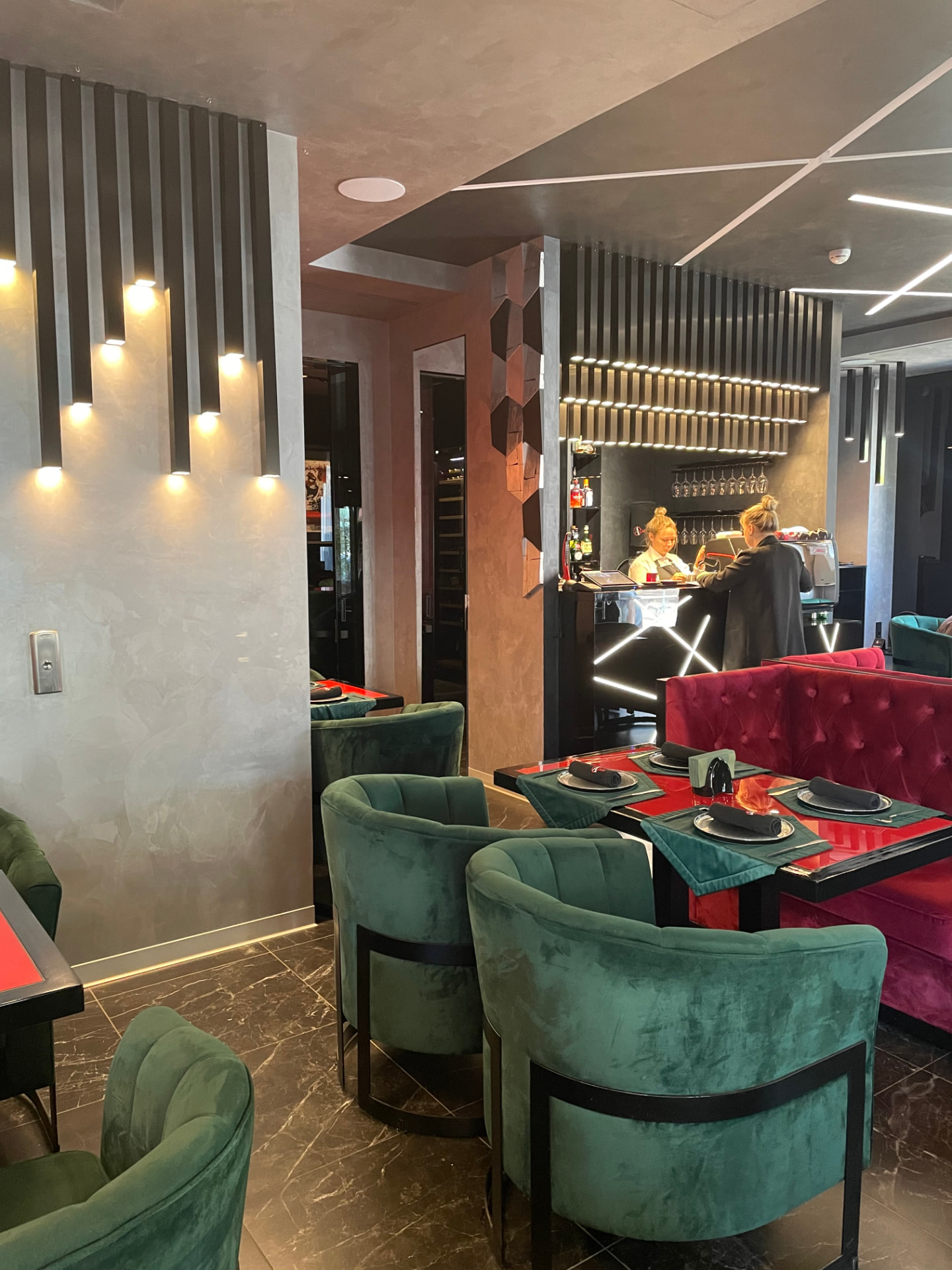 Art Deco Café — image 15